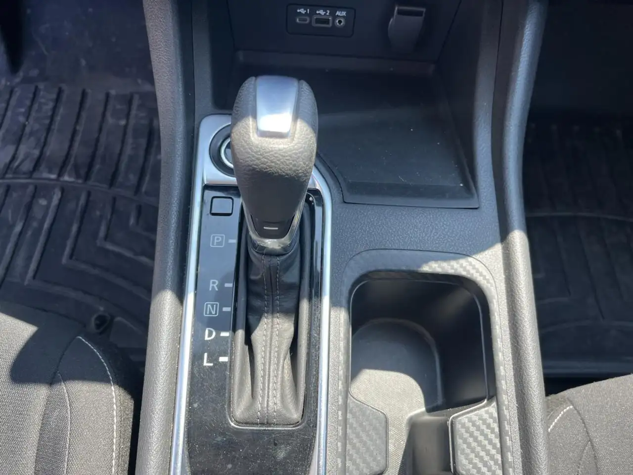 Nissan Sentra снимка Nissan Sentra