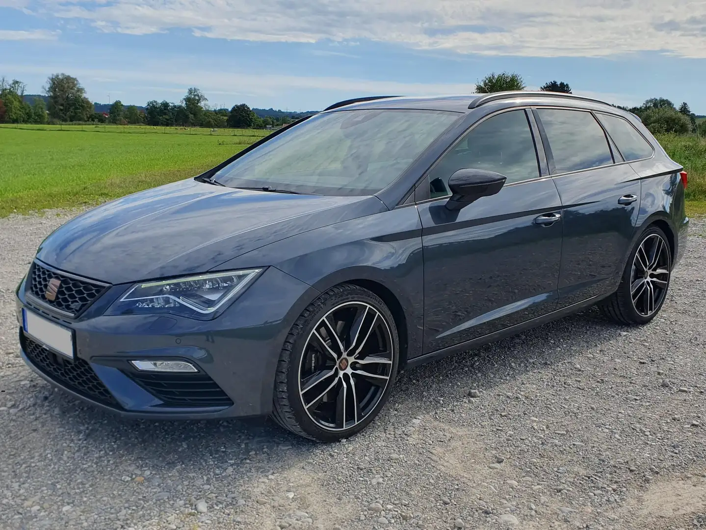 SEAT Leon Leon ST ST 2.0 TSI 4Drive OPF DSG Cupra Grau - 1