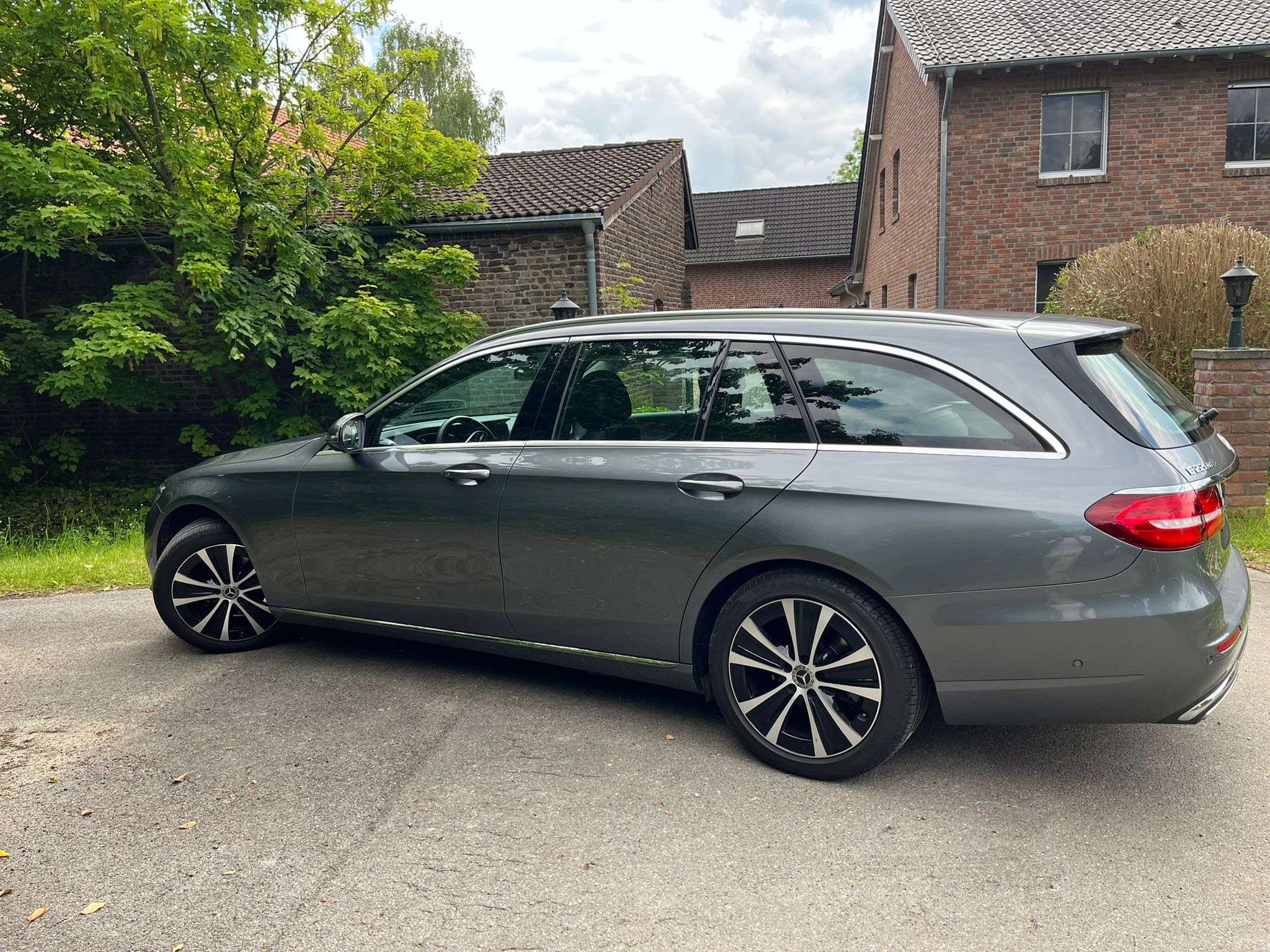 Second hand Mercedes Benz E-Class 
