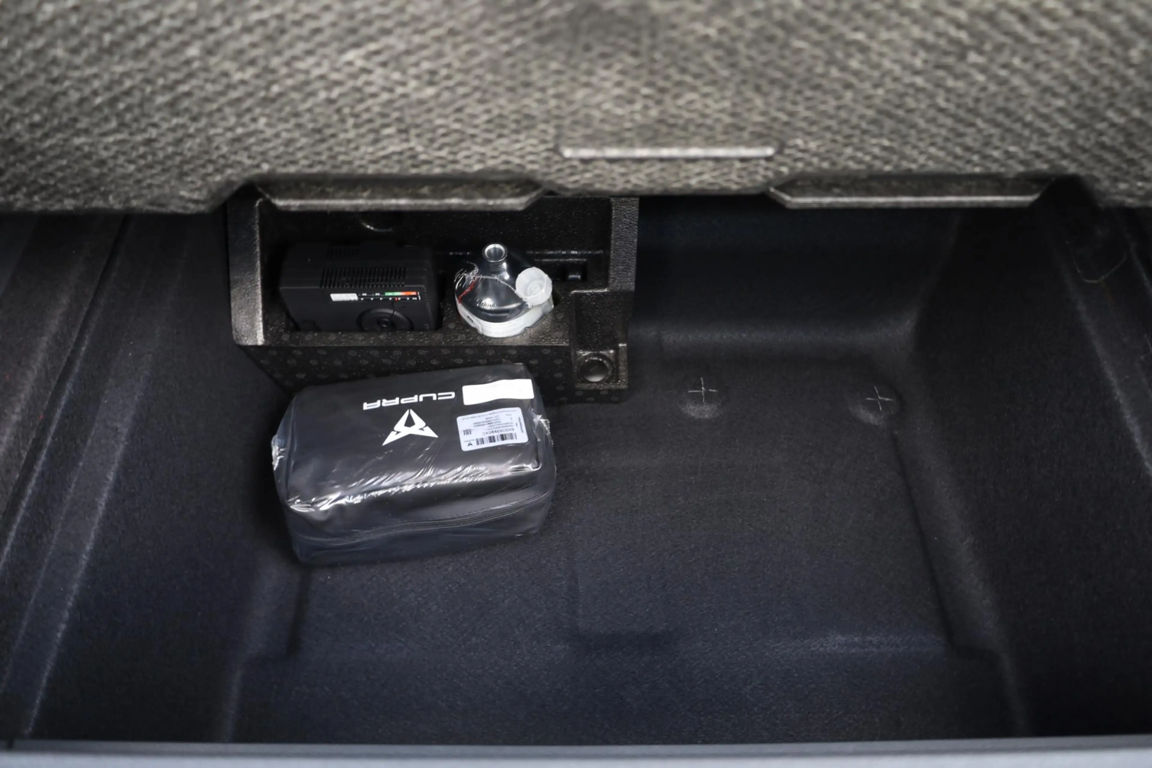 CUPRA Raval Business First Edition 56 kWh 211PK / 155kW, Apple — photo 35