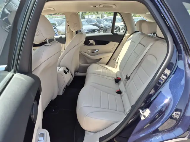 Mercedes-Benz 250 view 7