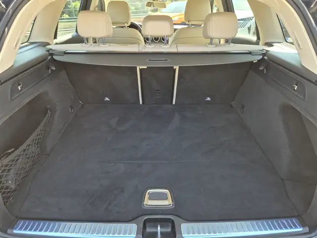 Mercedes-Benz 250 view 12