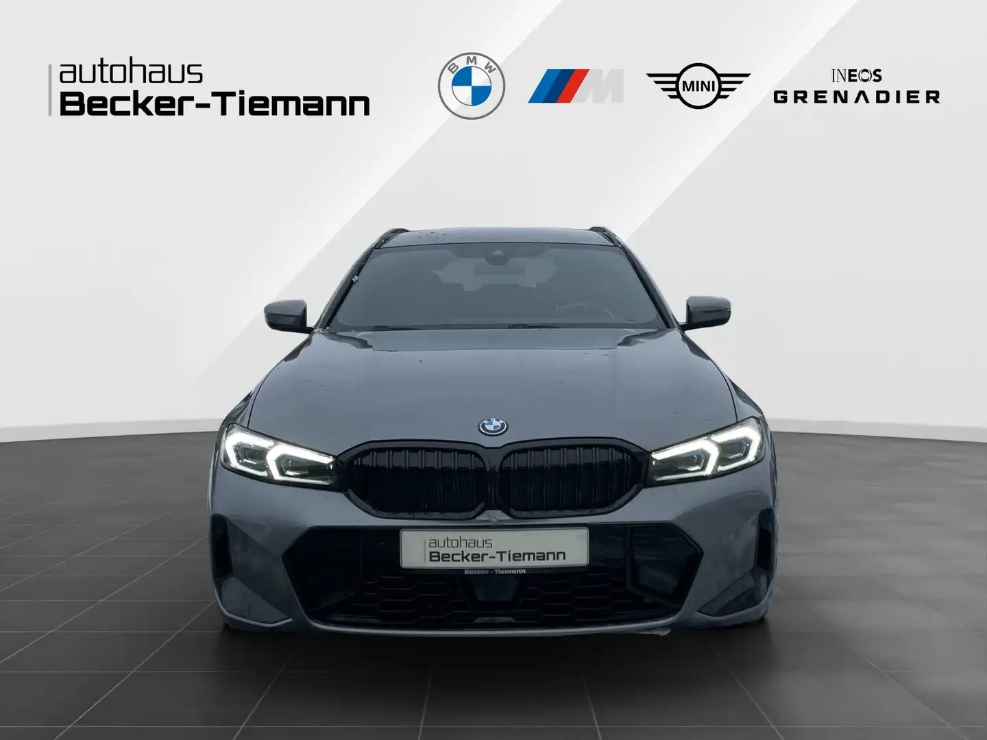 BMW 330 e Touring M SPORT*AHK*ACC*19 ZOLL*H&K SOUND*KEYLES Grau - 2