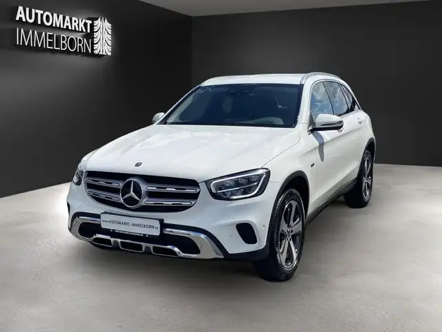 Mercedes-Benz GLC view 3