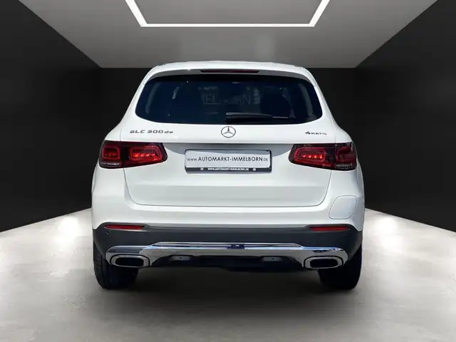 Mercedes-Benz GLC view 10