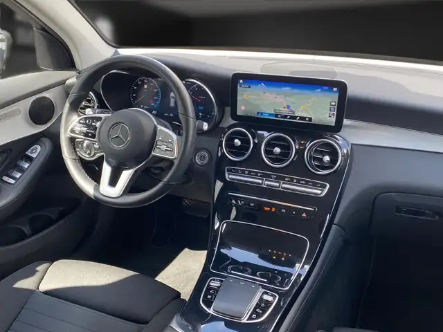 Mercedes-Benz GLC view 12