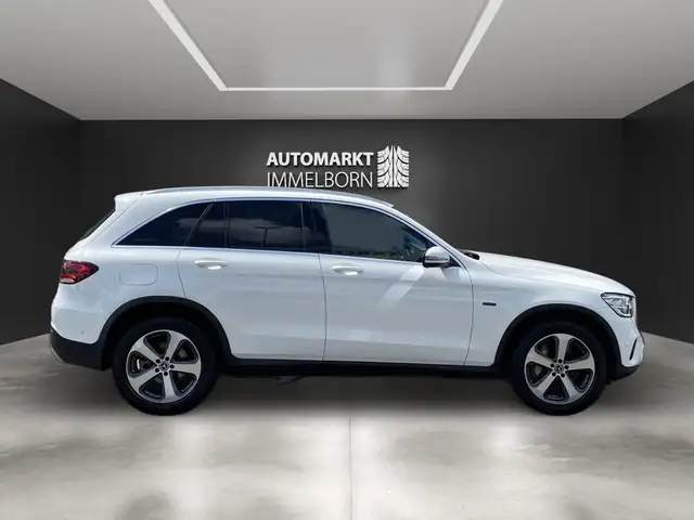 Mercedes-Benz GLC view 11