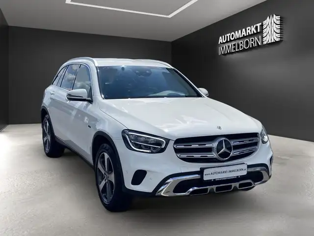 Mercedes-Benz GLC view 2
