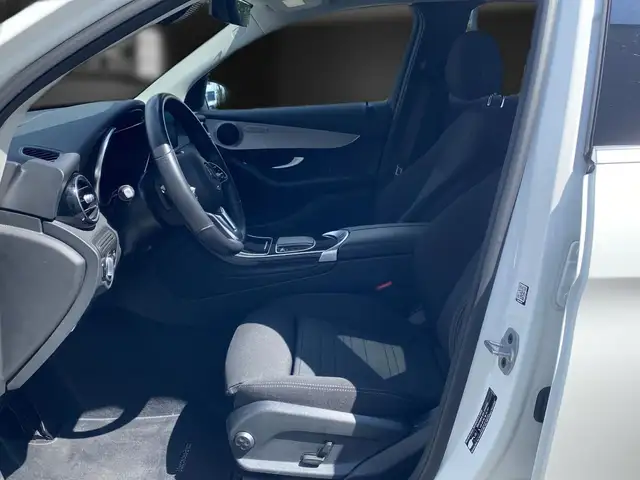 Mercedes-Benz GLC view 14