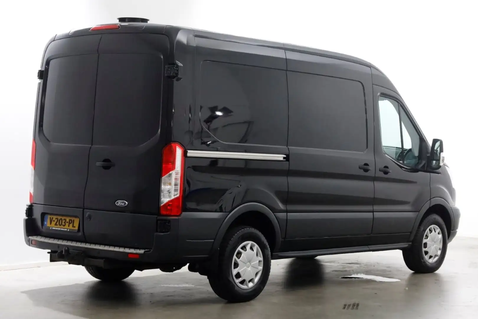 Ford Transit 350 2.0 TDCI 170pk E6 RWD L2H2 Trend Airco/Navi Tr Zwart - 2