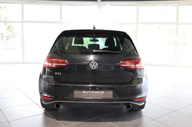 Volkswagen Golf view 5