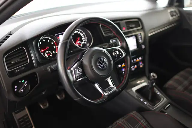 Volkswagen Golf view 10