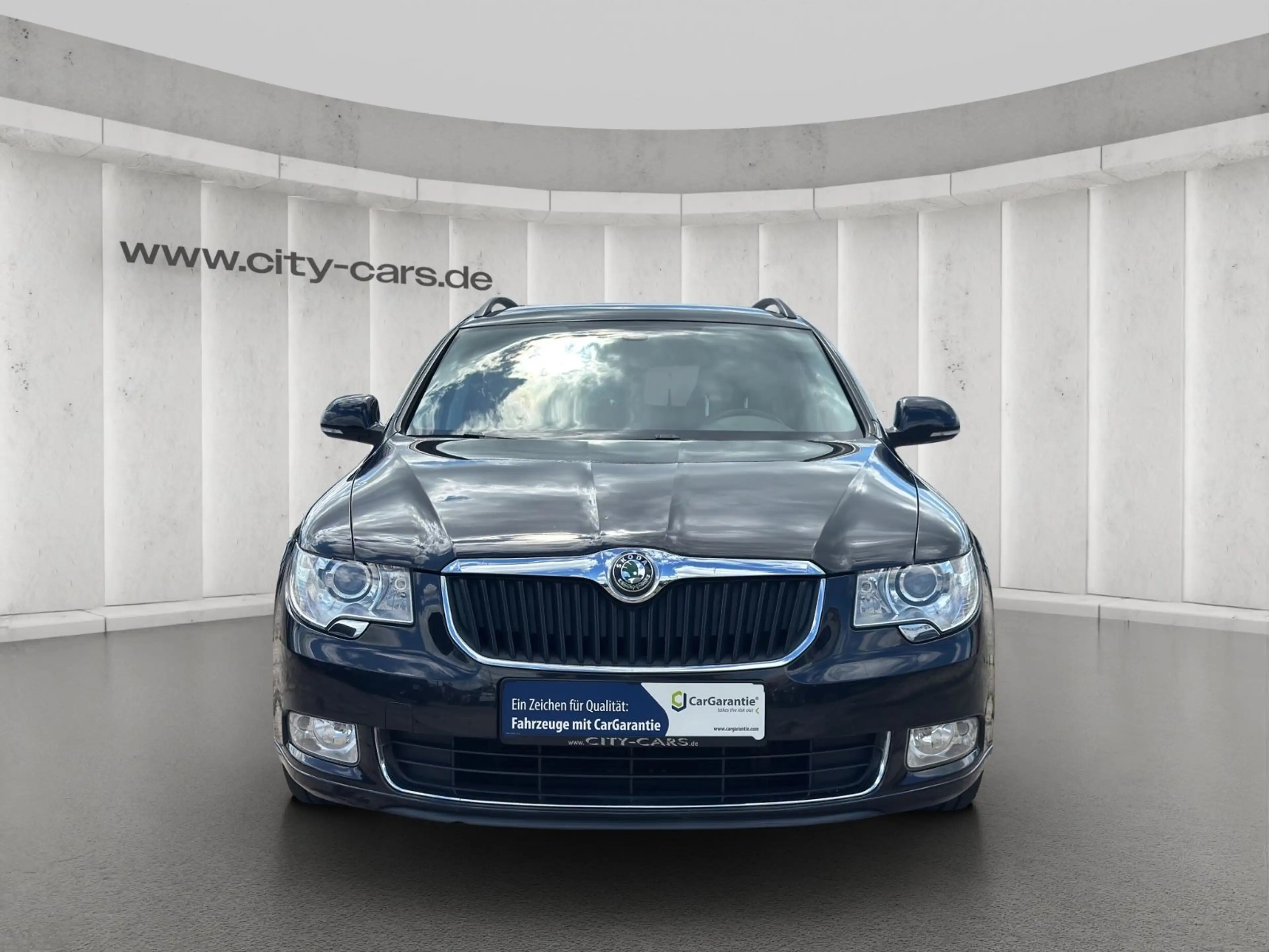 Skoda Superb Combi Ambition*Automatik*Bi-Xenon*PDC — photo 2