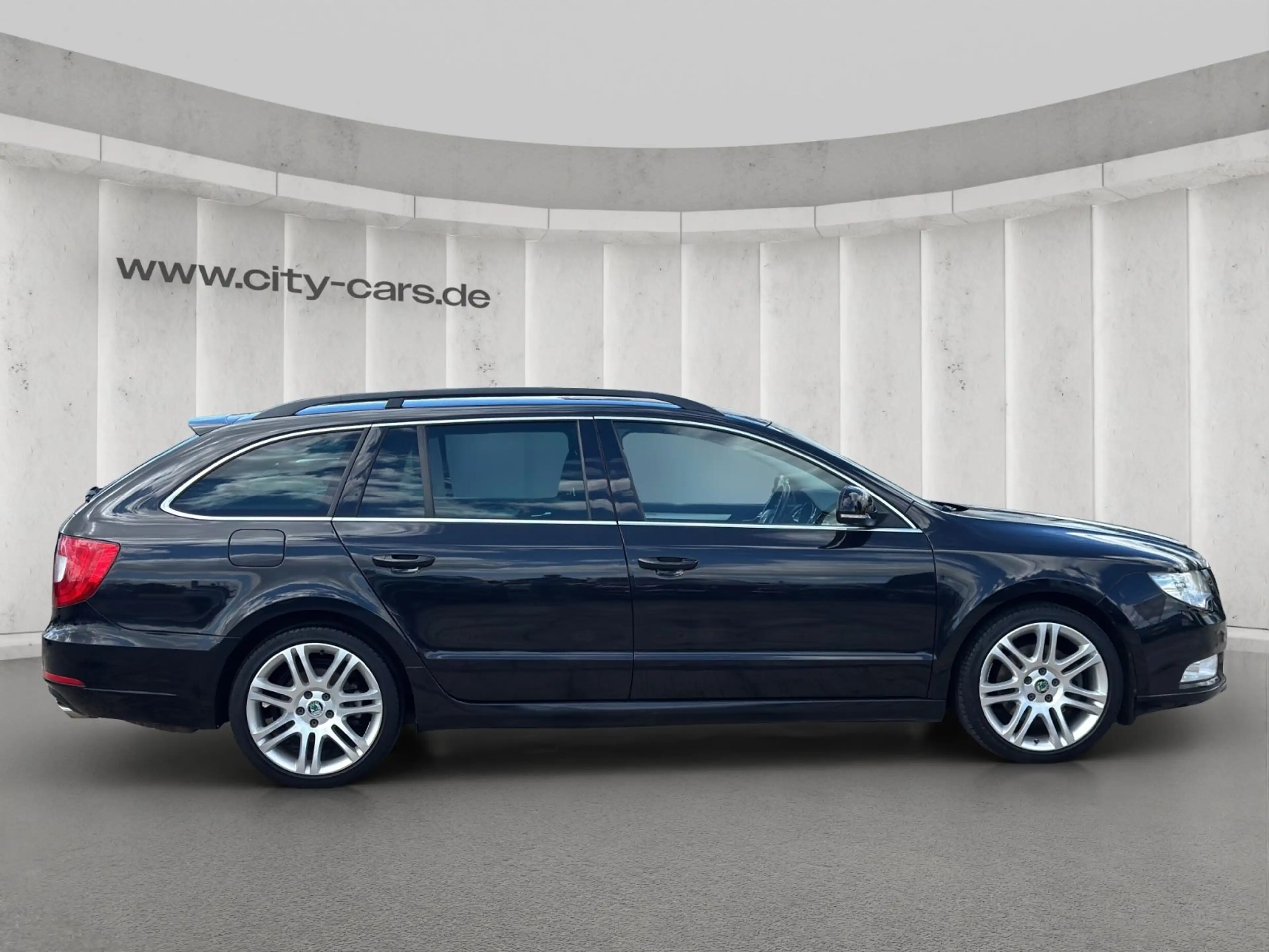 Skoda Superb Combi Ambition*Automatik*Bi-Xenon*PDC — photo 7