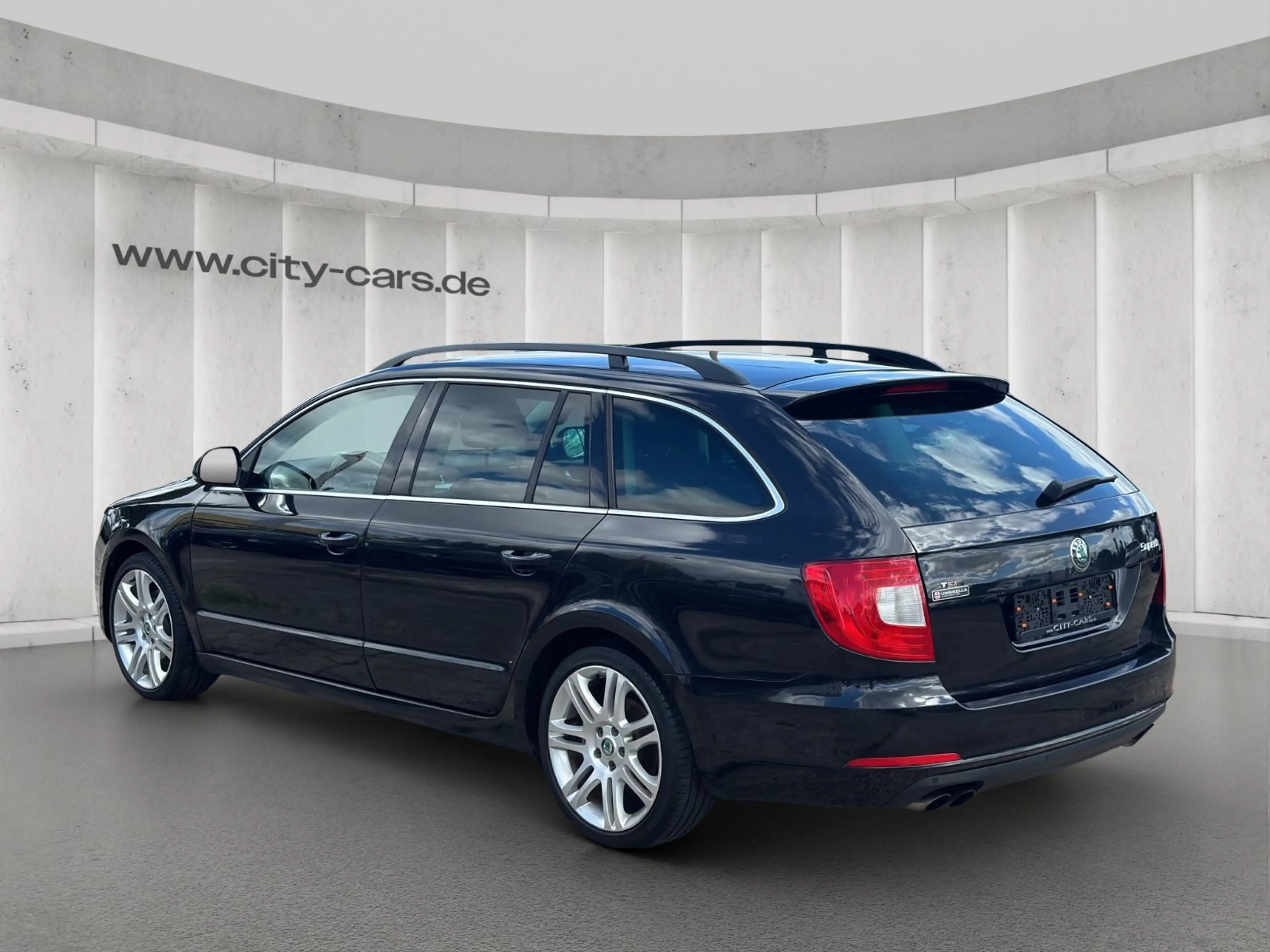 Skoda Superb Combi Ambition*Automatik*Bi-Xenon*PDC — photo 4