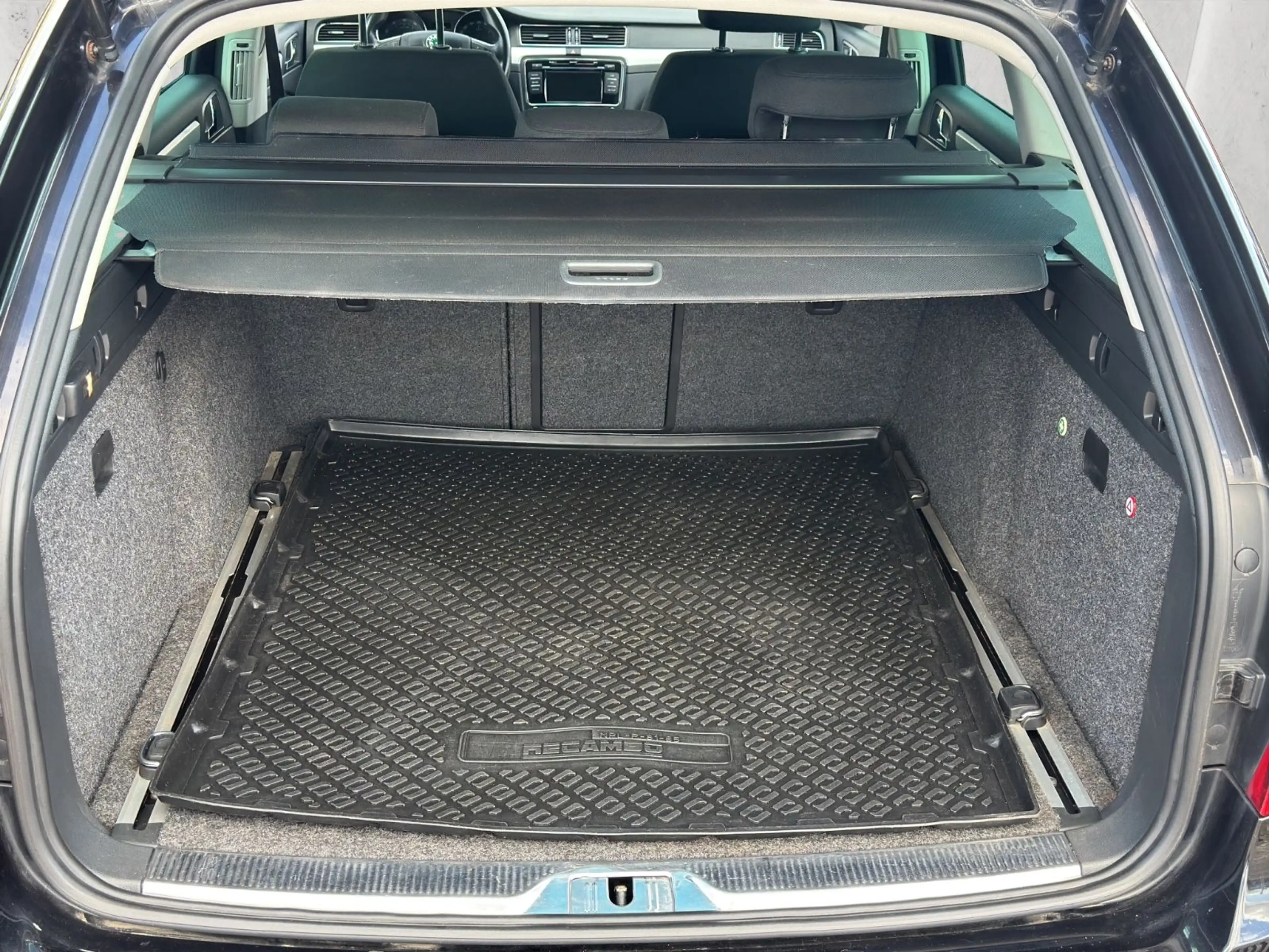 Skoda Superb Combi Ambition*Automatik*Bi-Xenon*PDC — photo 9