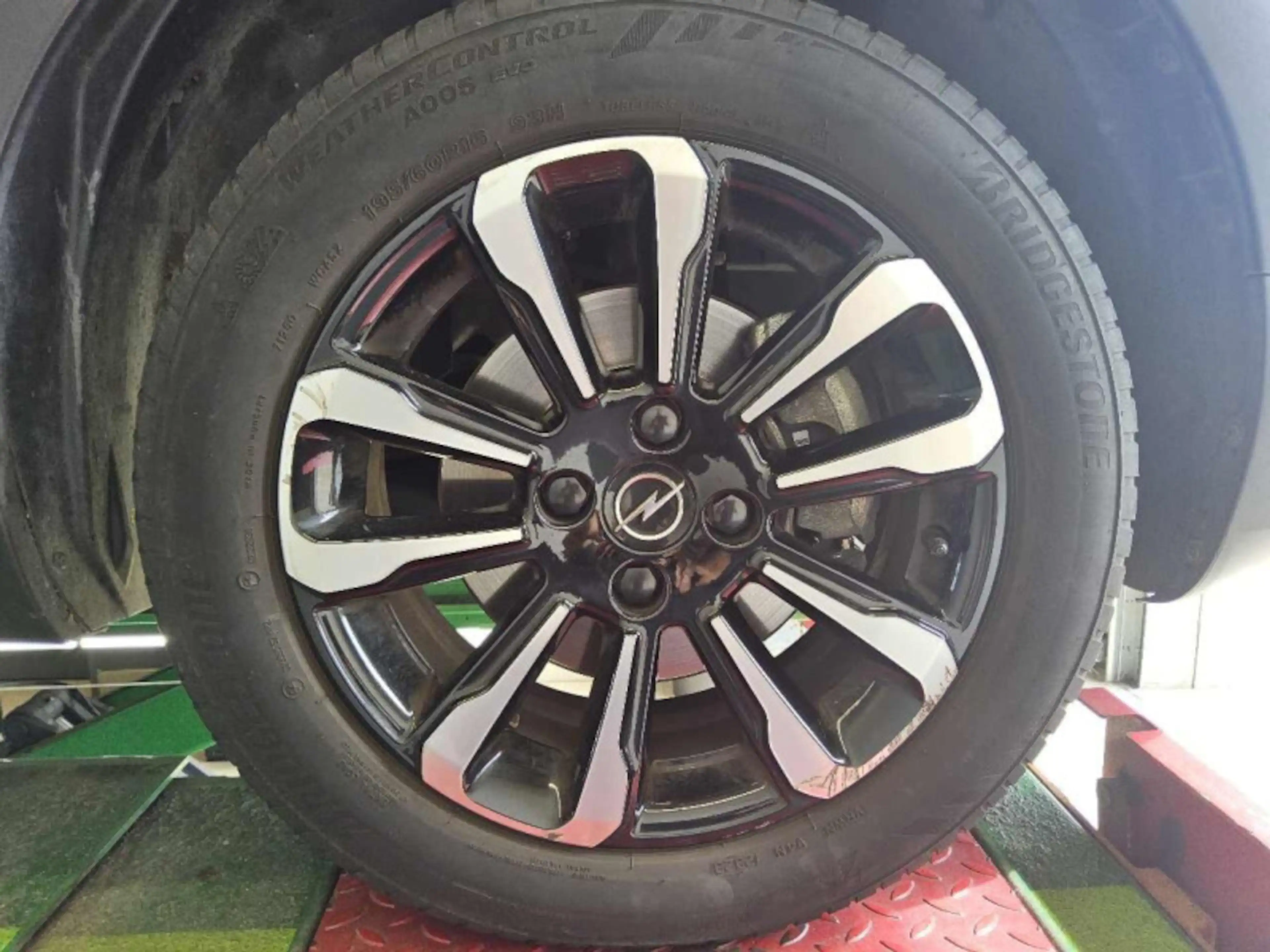Opel Crossland 1.2 Elegance Autom. Technik Paket — photo 11