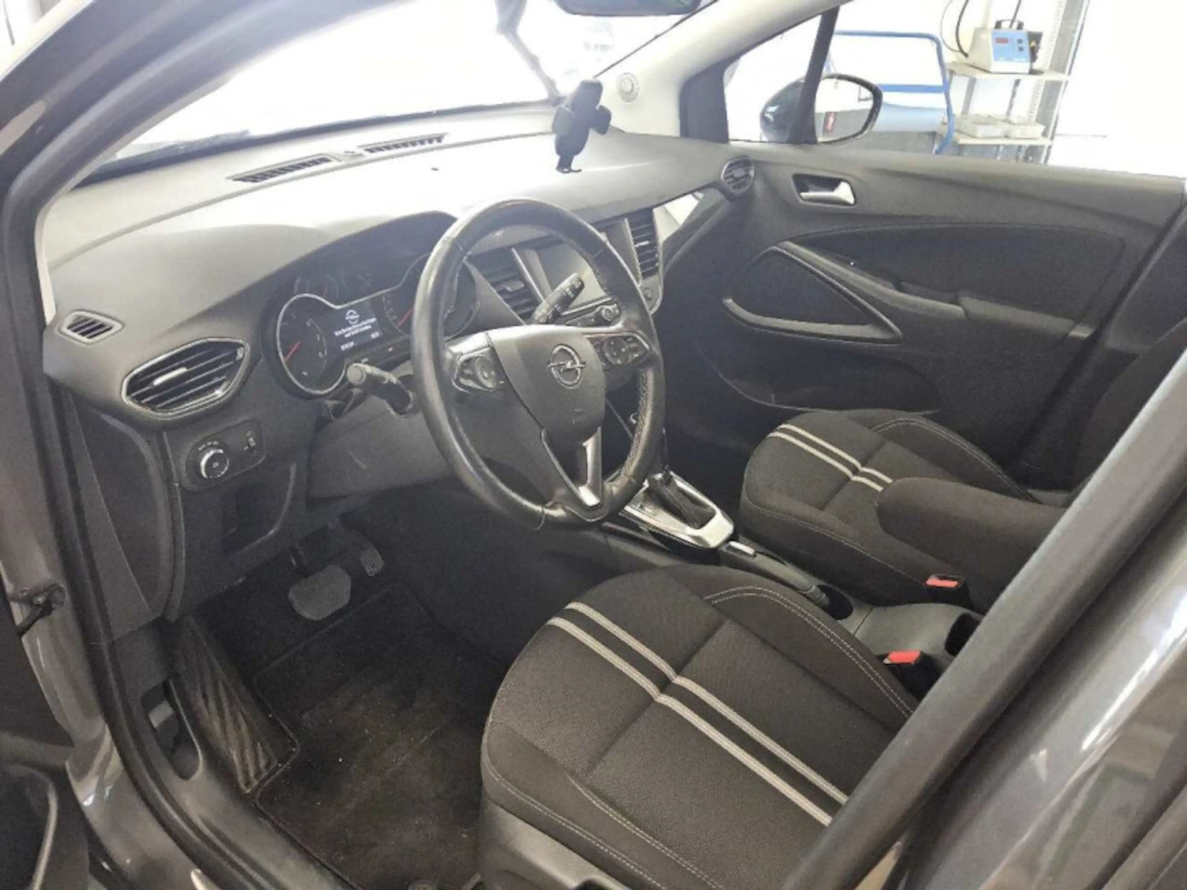 Opel Crossland 1.2 Elegance Autom. Technik Paket — photo 7