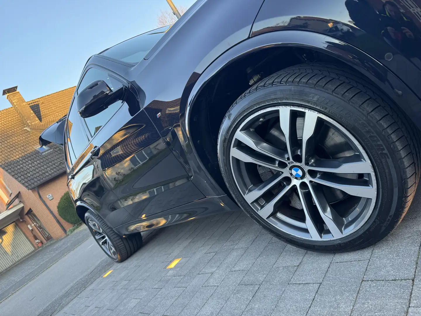 BMW X5 M M50 d mit M-Performance Ausstattung Schwarz - 1