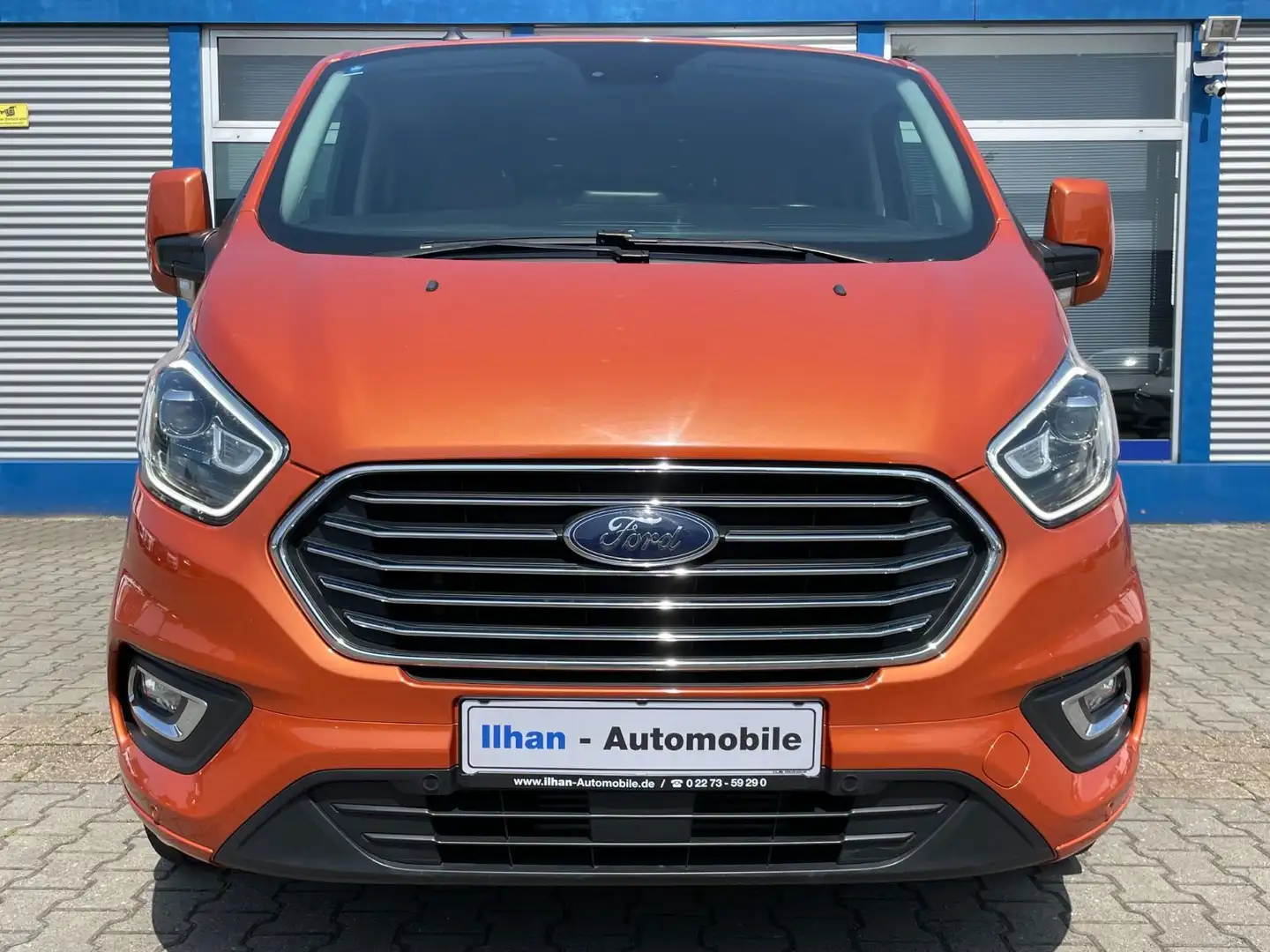 Ford Tourneo Custom 320 L2H1 VA Titanium X Bus Naranja - 2