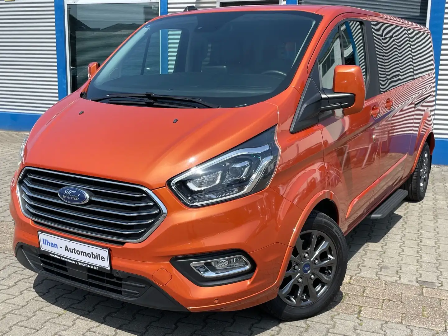 Ford Tourneo Custom 320 L2H1 VA Titanium X Bus Naranja - 1