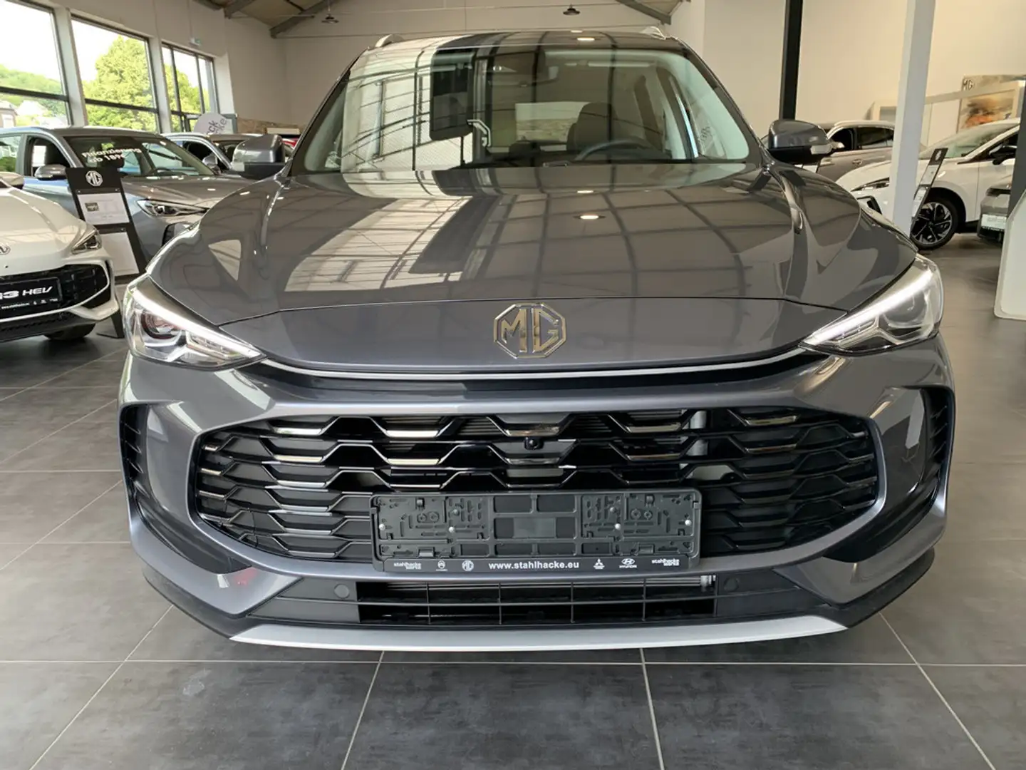 MG ZS Hybrid Comfort I Automatik I 197 PS I Preis nur gültig bei Finanzierung Grau - 2