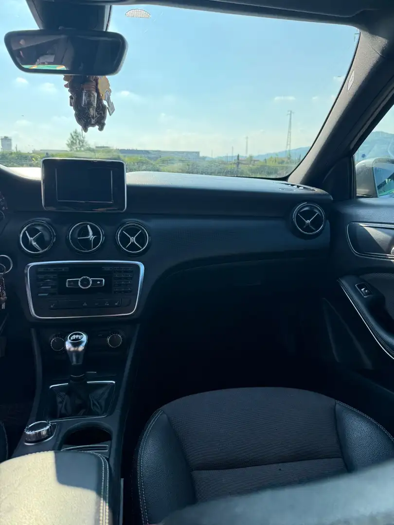 Mercedes-Benz A 180 (be) Sport Grigio - 2