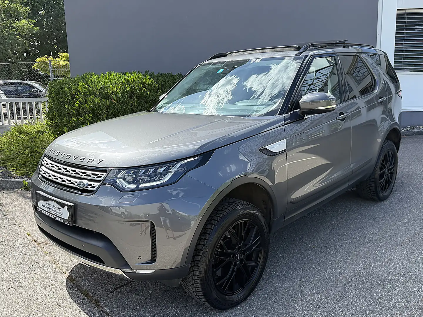 Land Rover Discovery 5 3,0 TDV6 HSE Aut. Grau - 1
