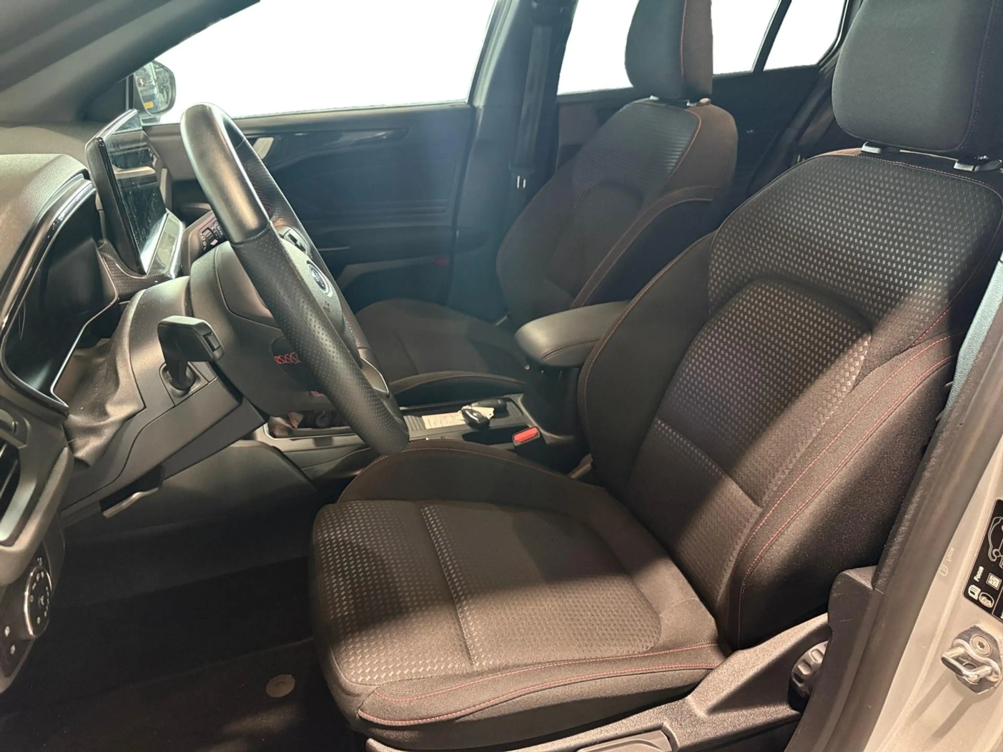 Ford Focus Wagon 1.0 EcoBoost Hybrid ST Line Handgeschakeld | — photo 3