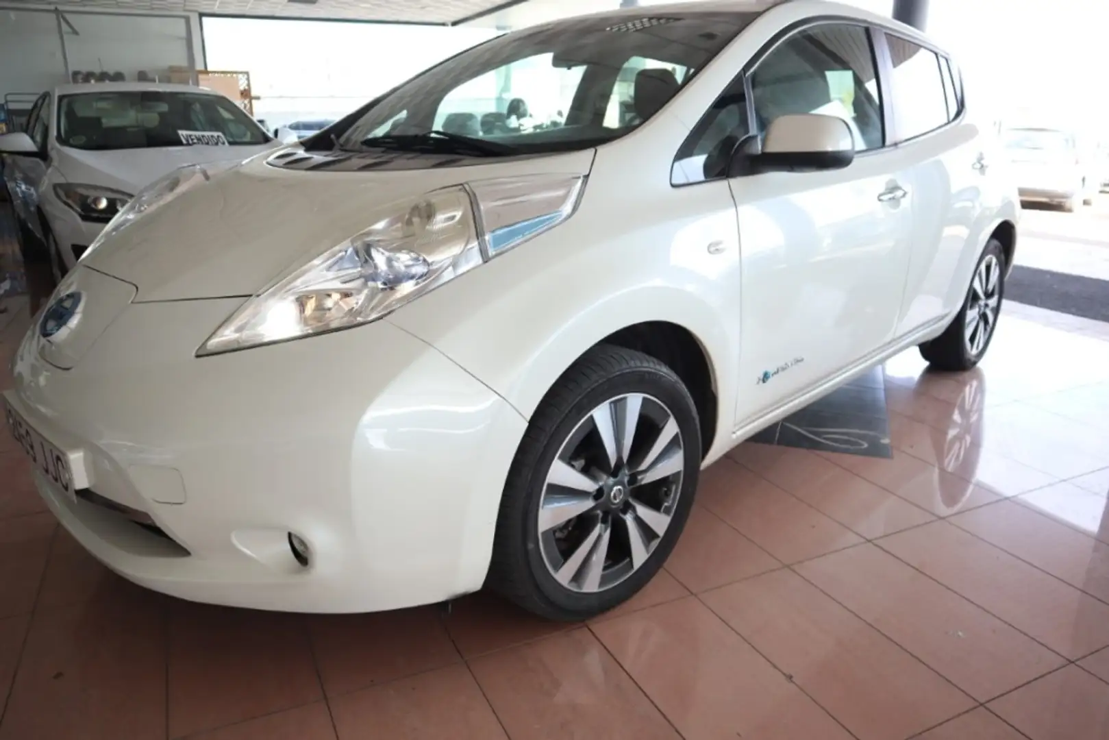 Nissan Leaf Tekna Белый - 1