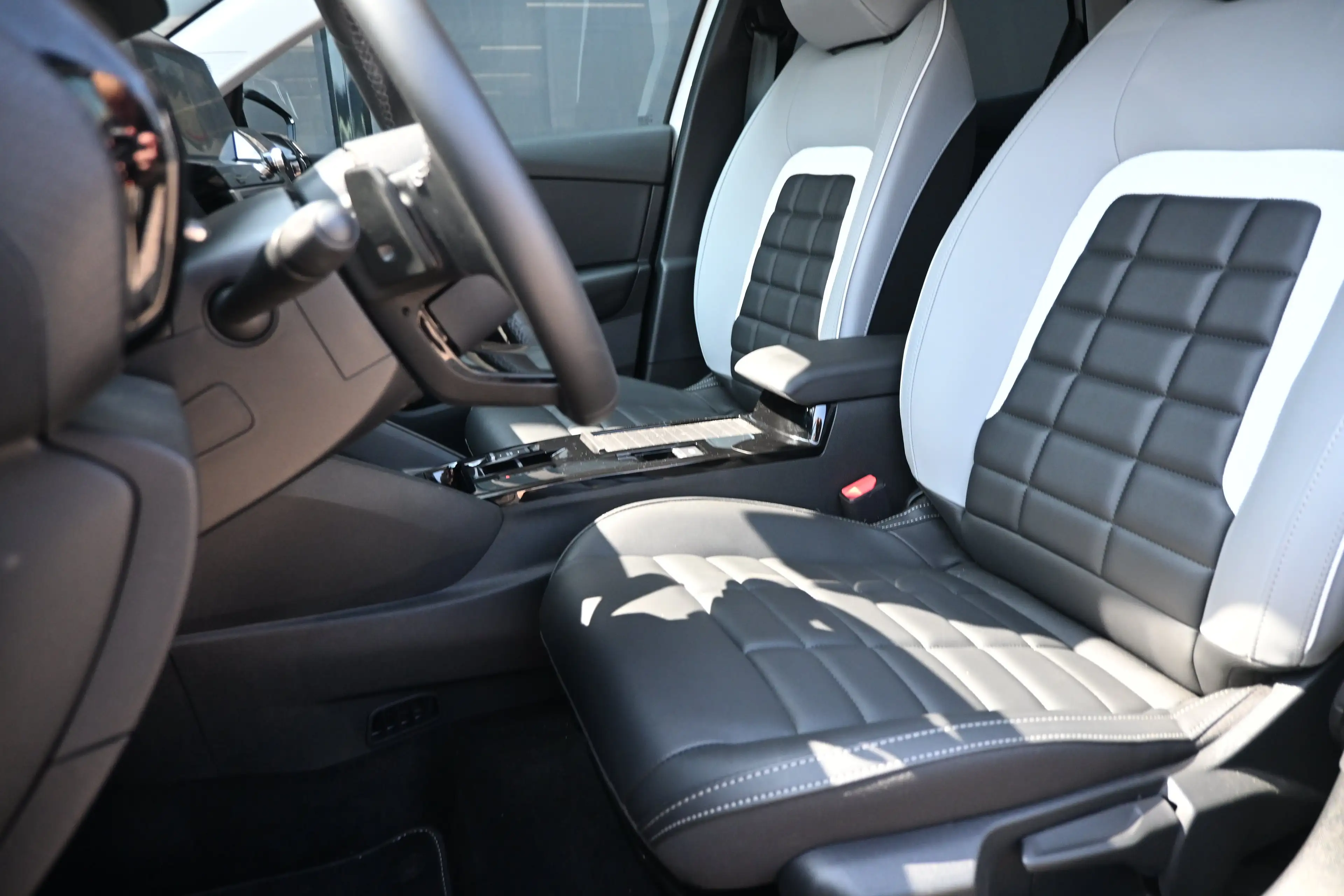 Citroen C4 X 1.2 Hybrid 145pk Max | Vol-Leder | Adaptive Cruise — photo 7