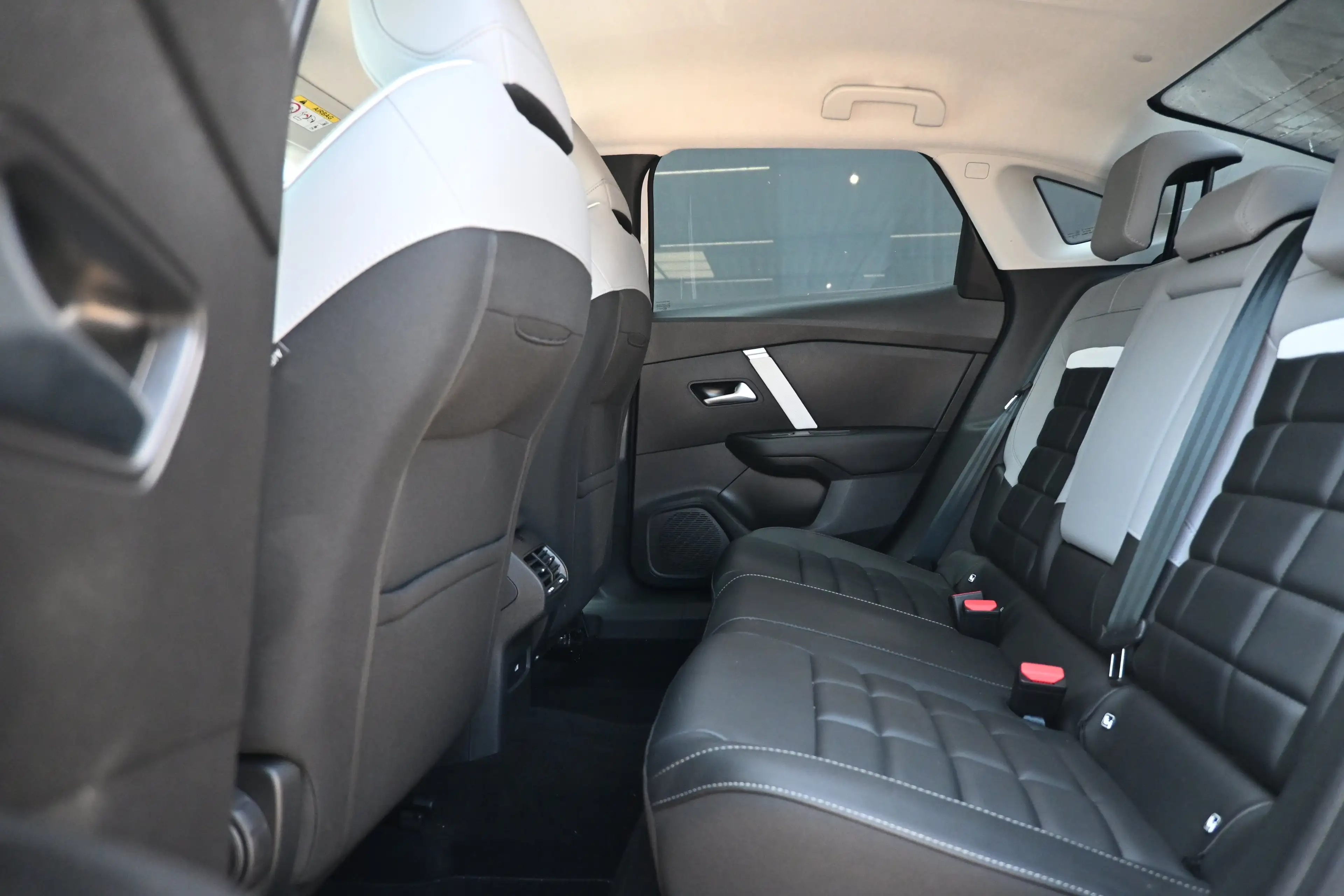Citroen C4 X 1.2 Hybrid 145pk Max | Vol-Leder | Adaptive Cruise — photo 9