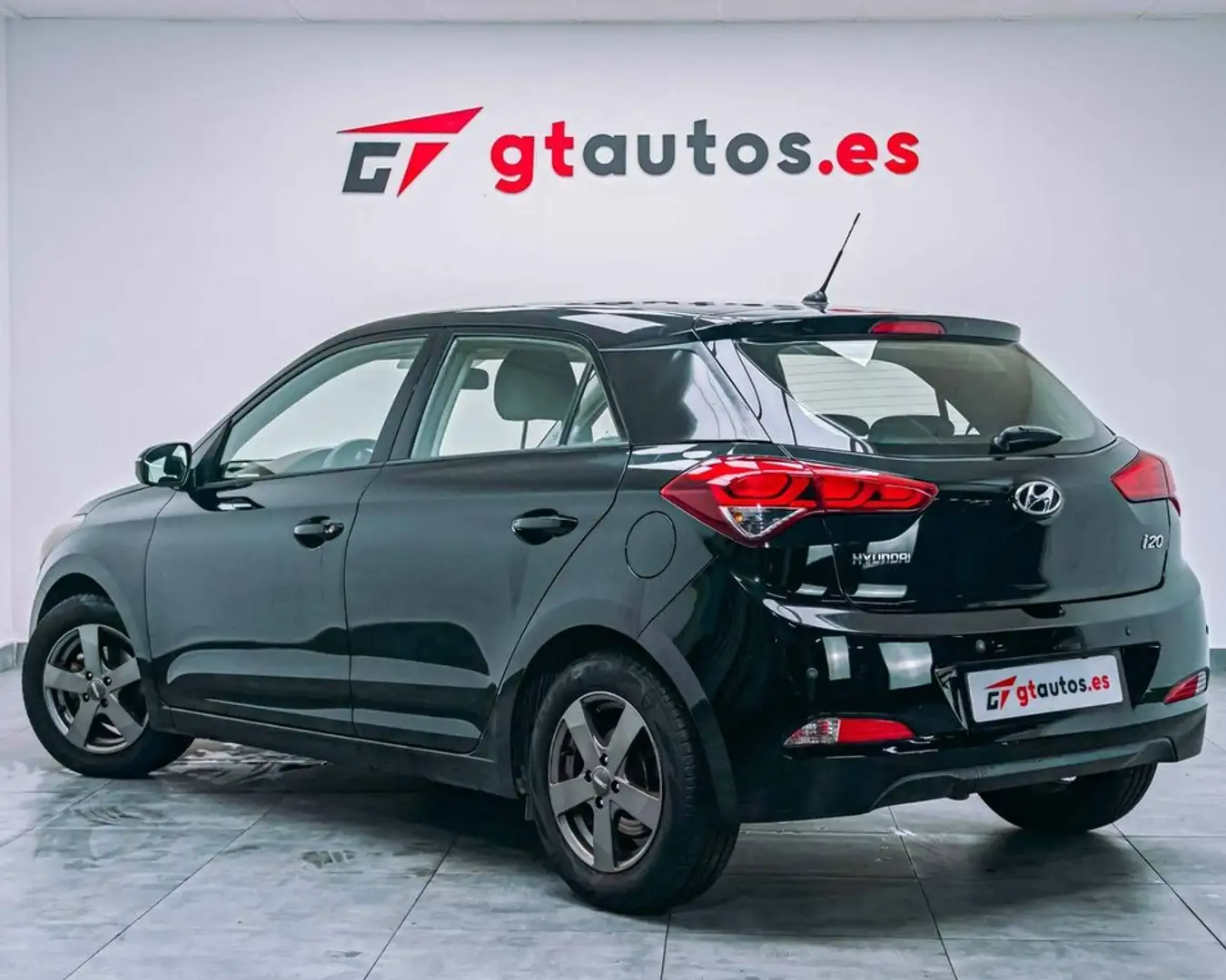 Hyundai i20 1.2 Essence 85CV Amarillo - 2