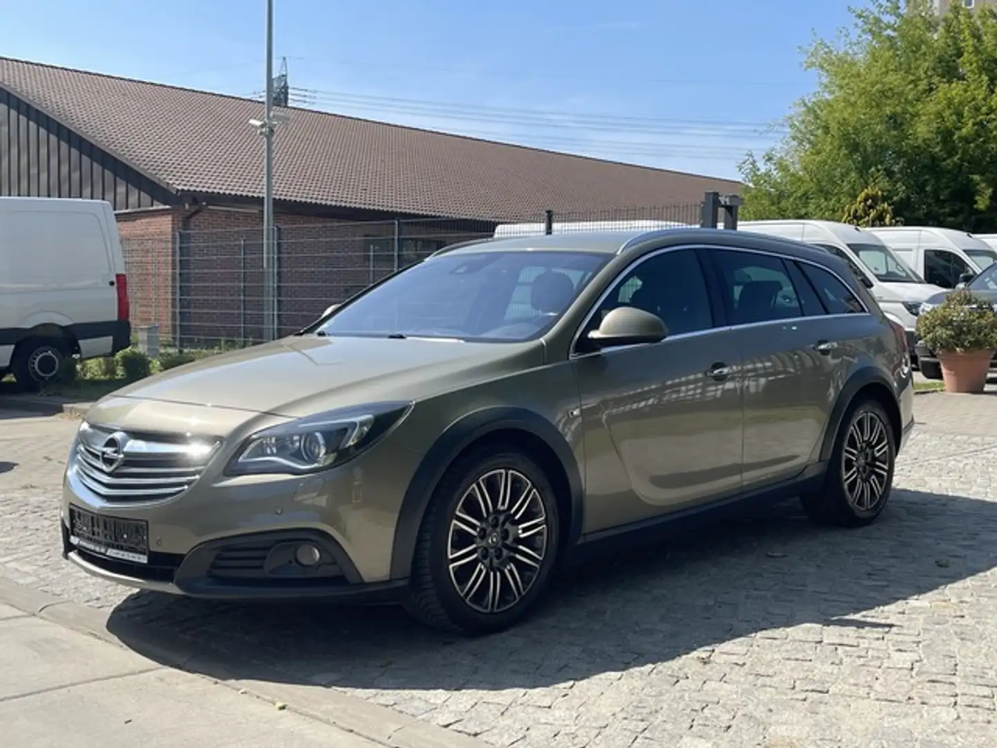 Opel Insignia A Country Tourer 4x4 *Navi*Leder* Grün - 1