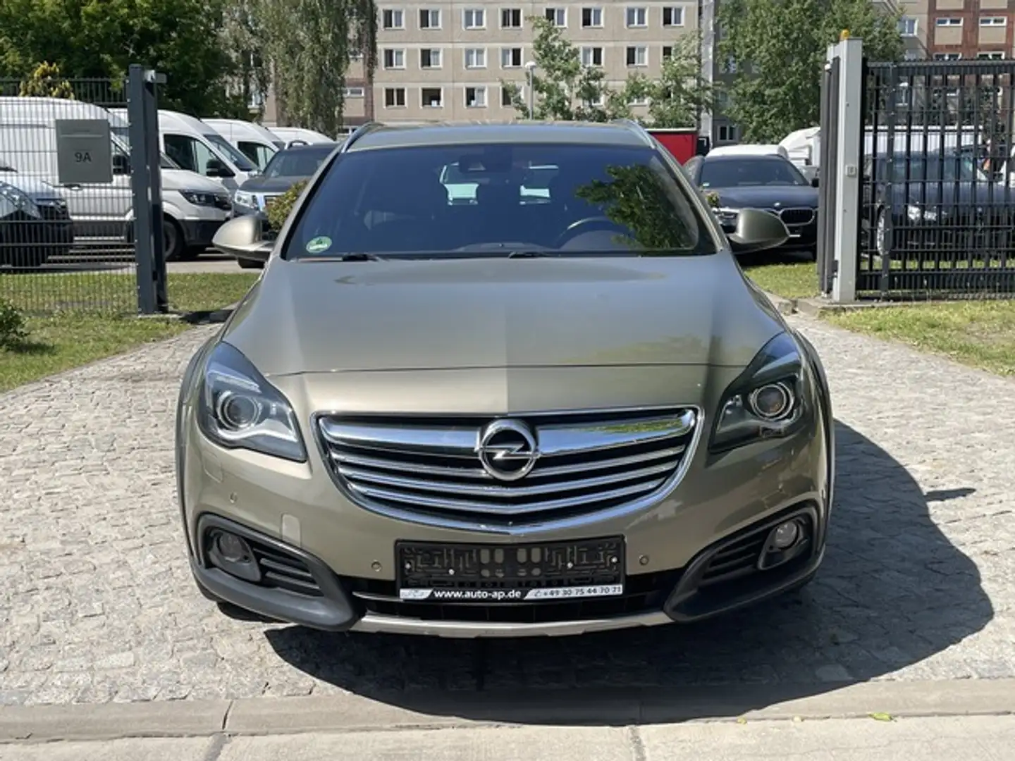 Opel Insignia A Country Tourer 4x4 *Navi*Leder* Grün - 2