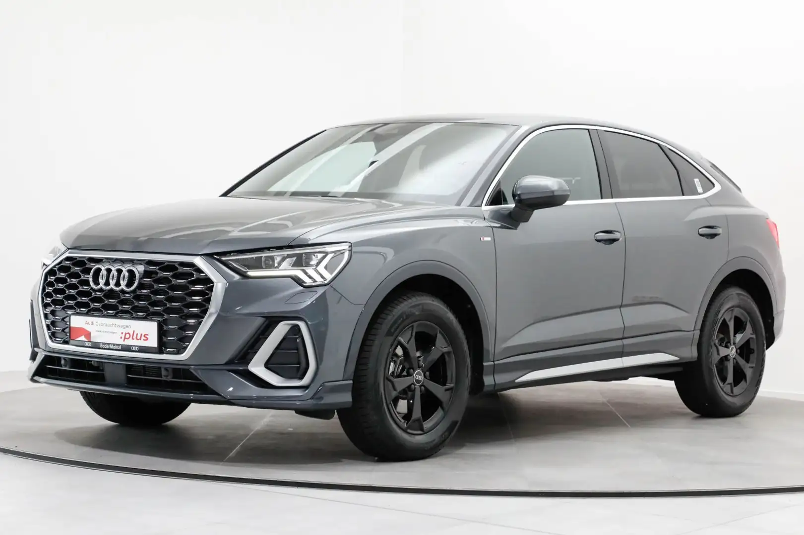 Audi Q3 35 TFSI S tronic S line AHK Matrix Grau - 2