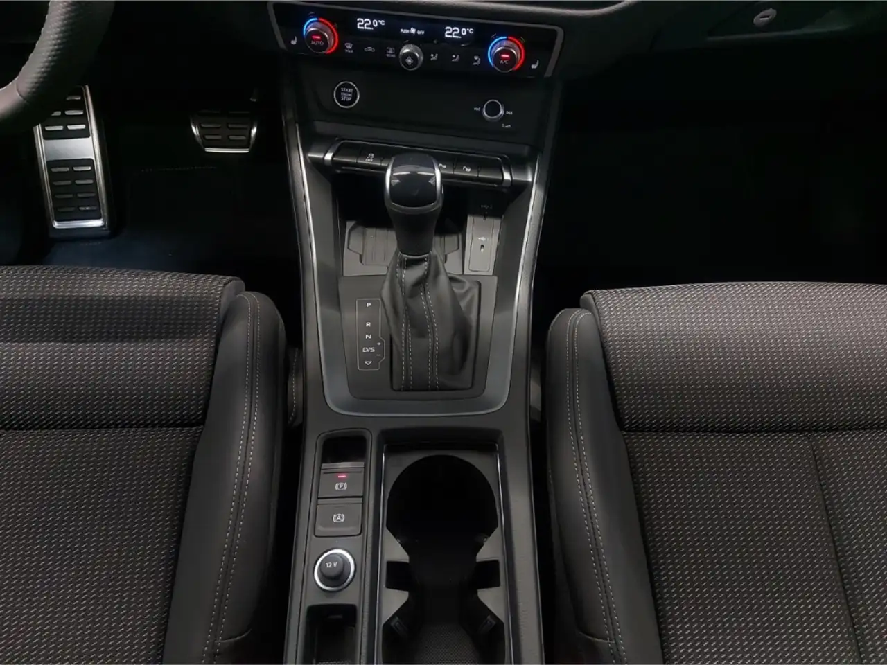 Audi Q3 TDI S line LED 19 KAMERA ACC NAVI 13