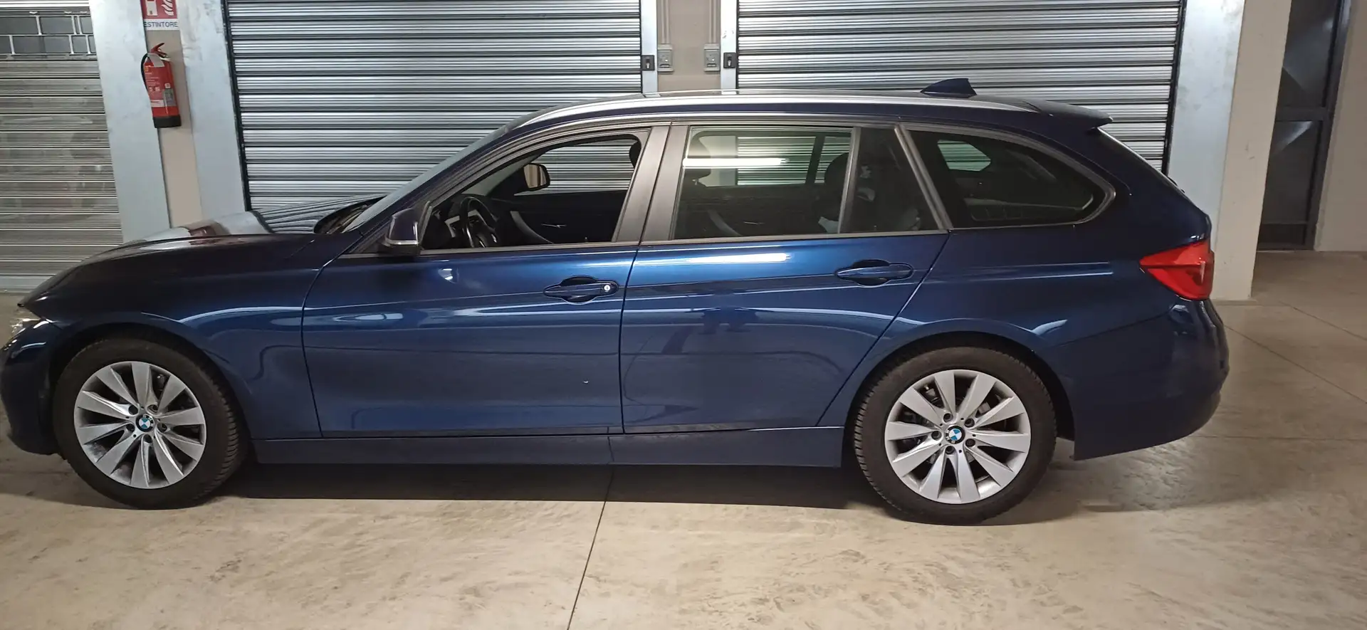 BMW 316 Serie 3 F31Touring 316d Touring Business Advantage Blau - 2