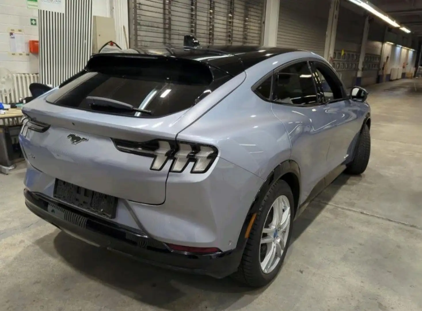 Ford Mustang Mach-E Premium AWD LED Nav Pano 360K B&O Grau - 2