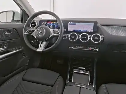 Annonce voiture d'occasion Mercedes-Benz GLA 180 - CARADIZE