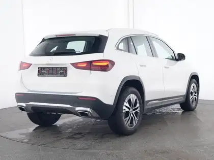 Annonce voiture d'occasion Mercedes-Benz GLA 180 - CARADIZE