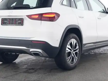 Annonce voiture d'occasion Mercedes-Benz GLA 180 - CARADIZE