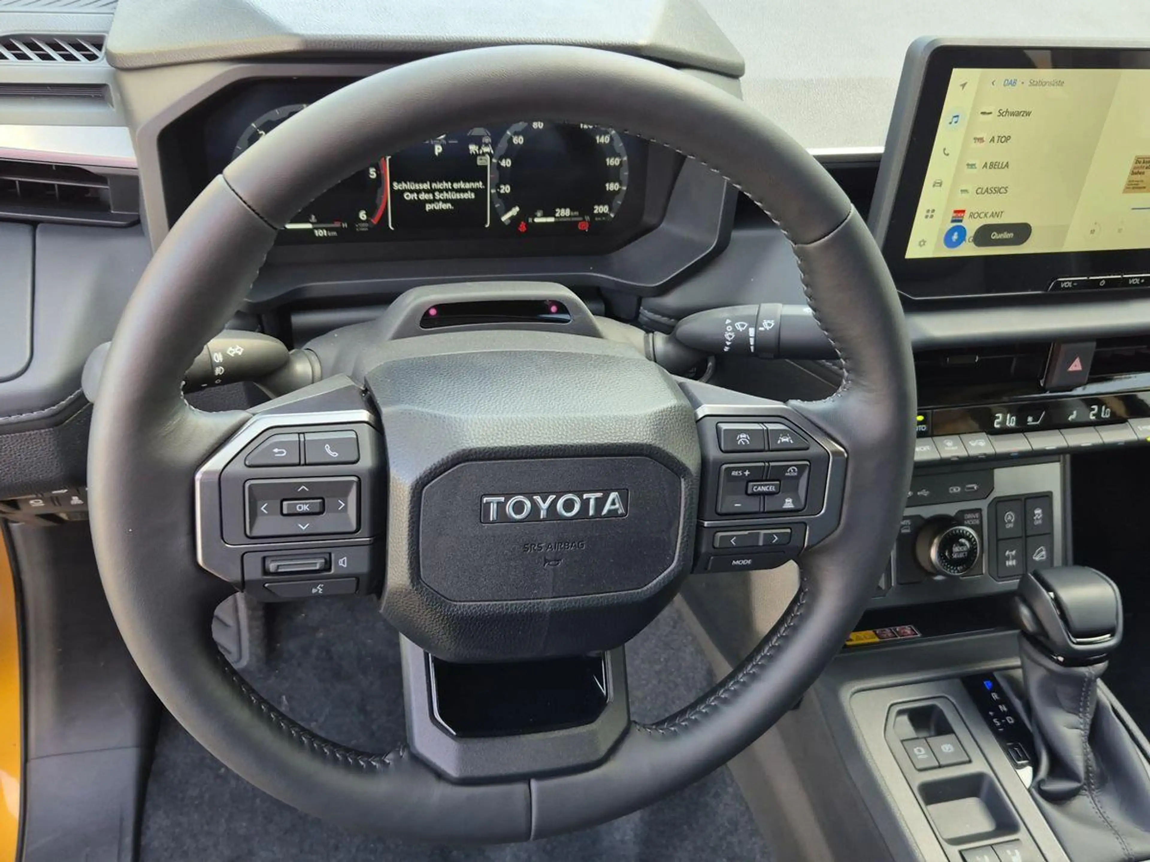 Toyota Hilux NG Hilux Invincible 2,8 Mild Hybrid — photo 12