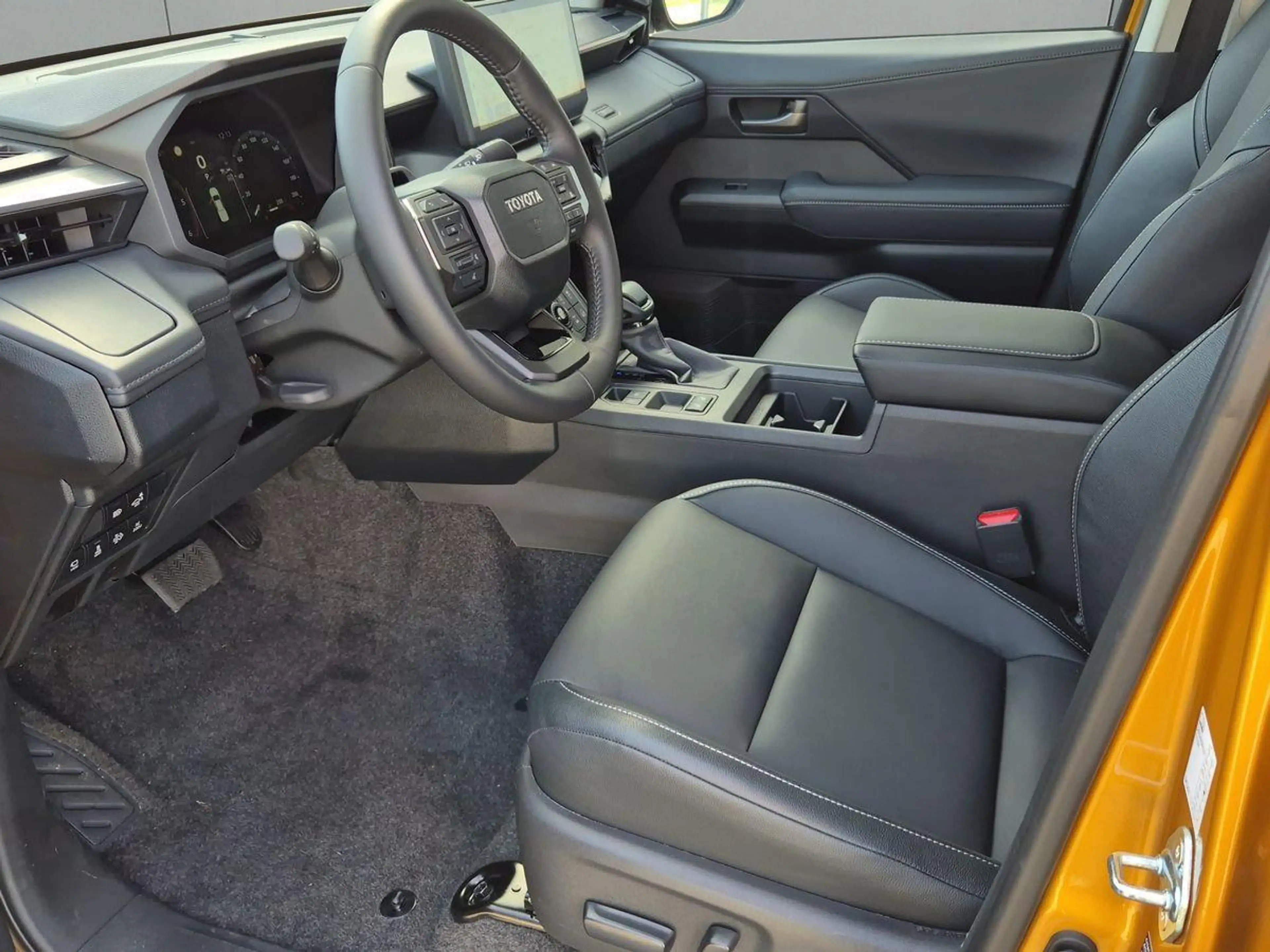 Toyota Hilux NG Hilux Invincible 2,8 Mild Hybrid — photo 10