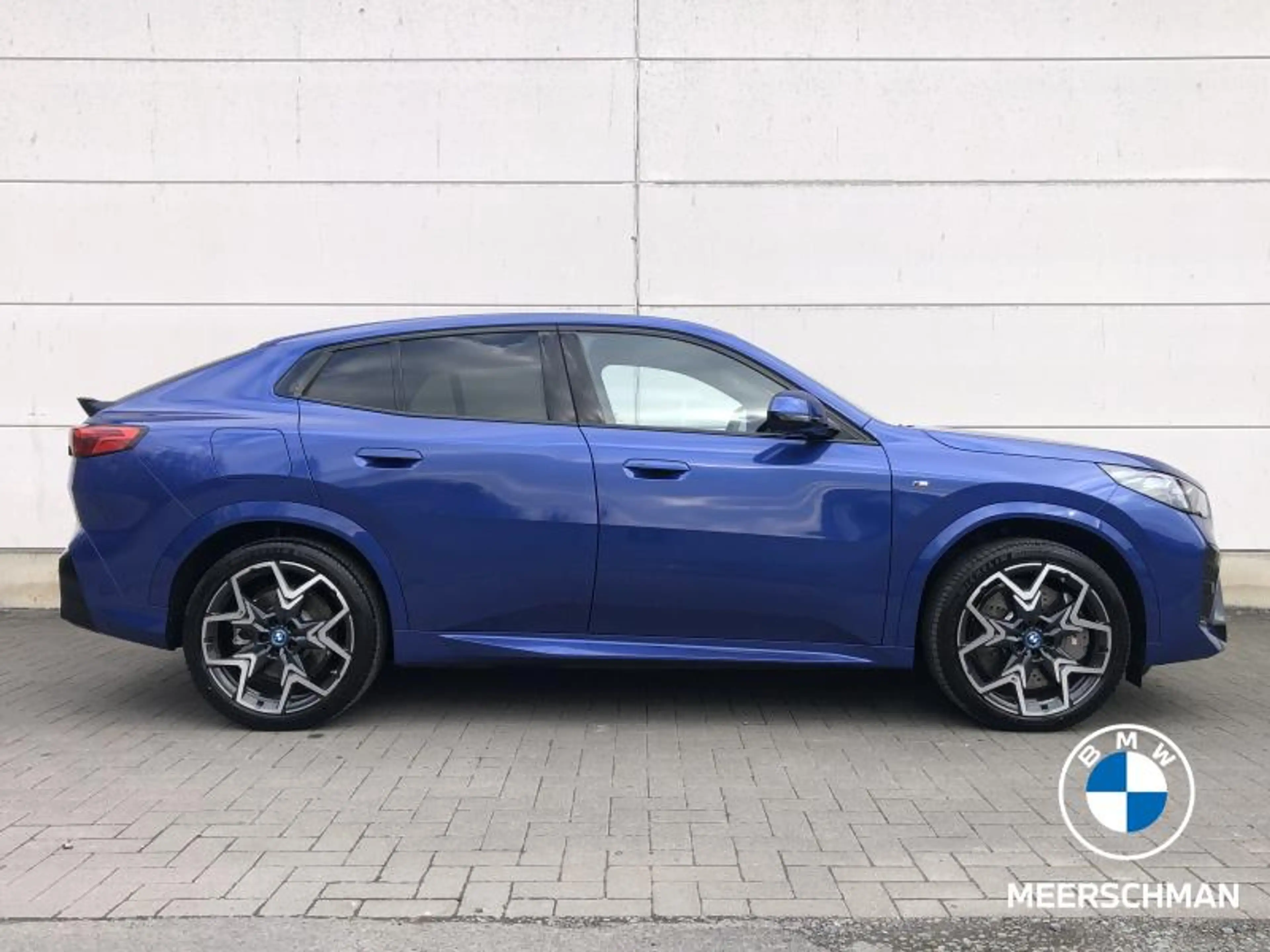BMW iX2 Msportpro 20 — photo 3