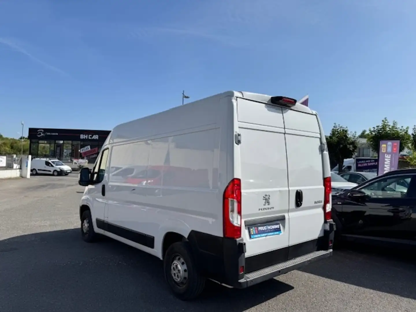 Peugeot Boxer 335 L2H2 140CH BLUEHDI S\u0026S ASPHALT  CAISSE IS Blanc - 2