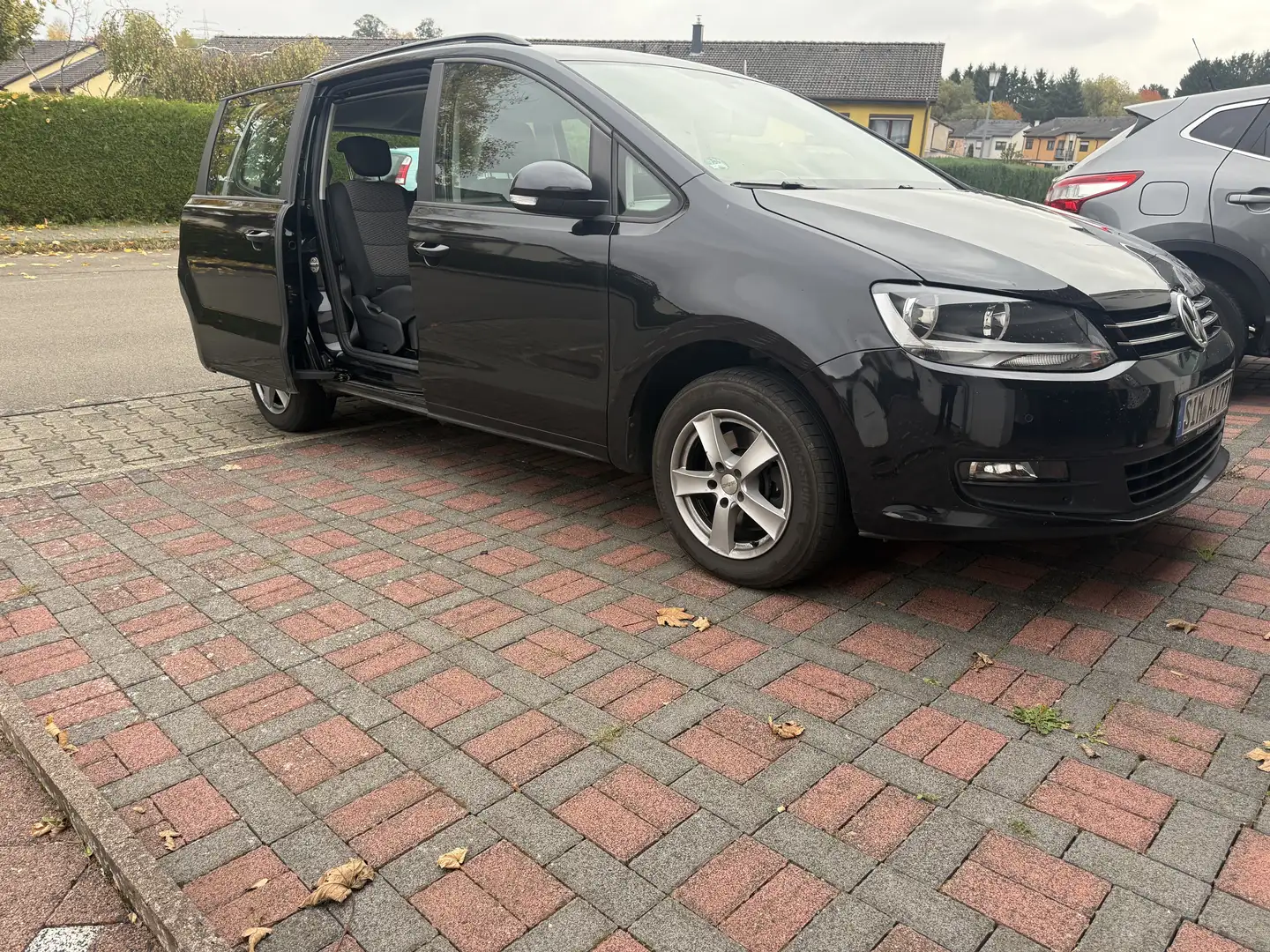 Volkswagen Sharan Trendline BMT Schwarz - 2