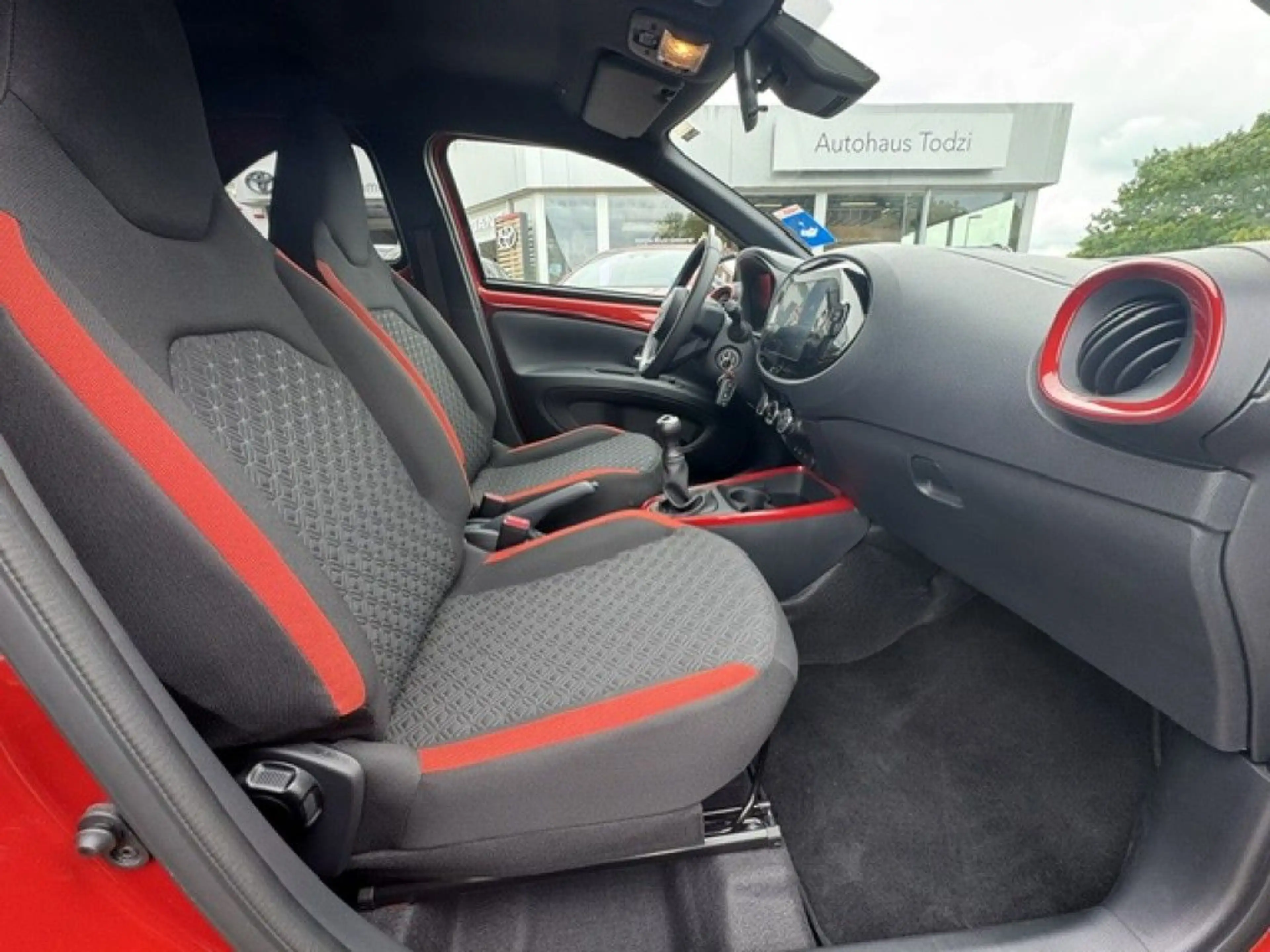 Toyota Aygo X Teamplayer Jahreswagen — photo 8