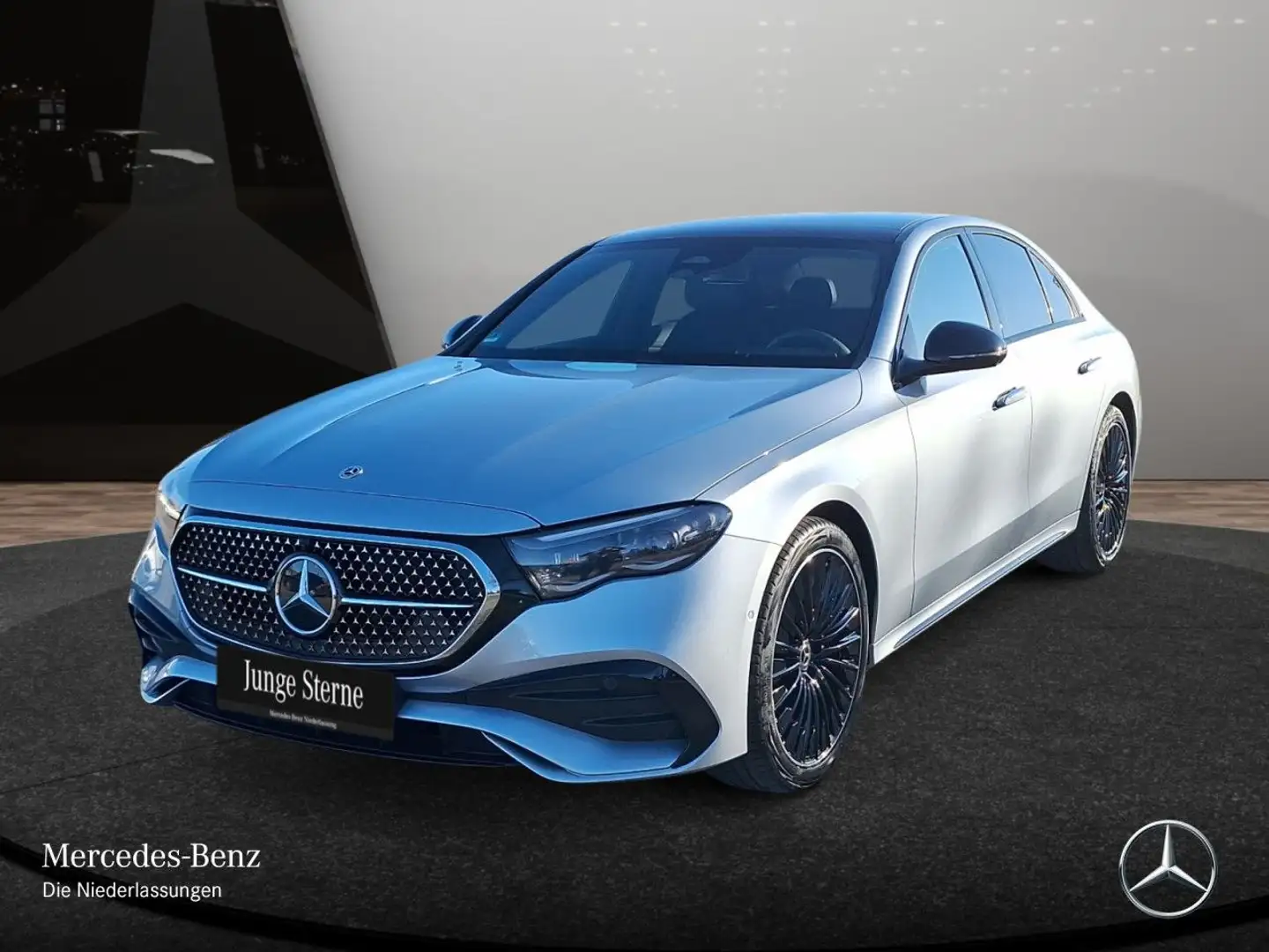Mercedes-Benz E 220 d AMG 360° Pano Distr. AHK Night Totwinkel Silber - 2