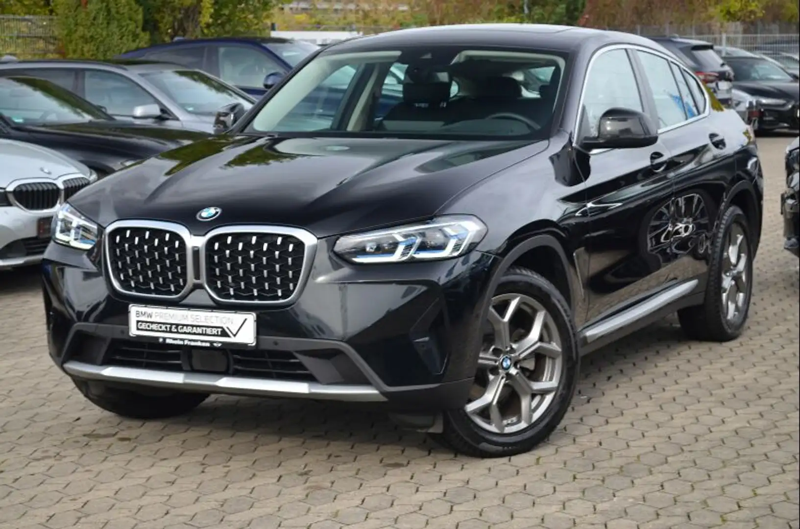 BMW X4 xDrive20i LiveCptProf.Laser.Head-Up.AHK.Pano Schwarz - 2